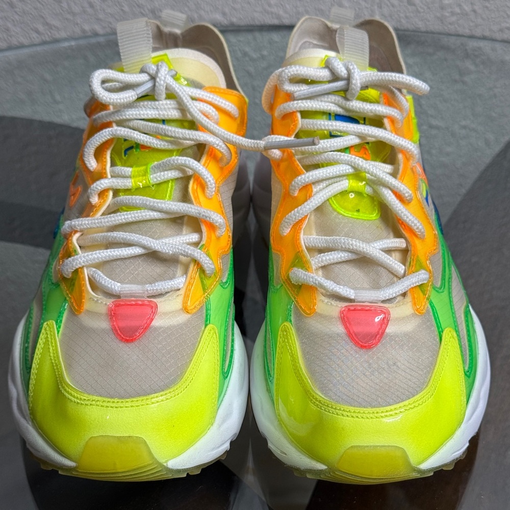 FILA  SNEAKERS 7.5 Woman's